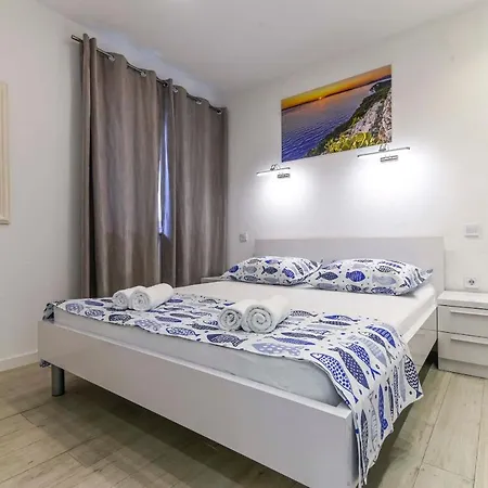 Beach Makarska Apartment Апартаменты Макарска