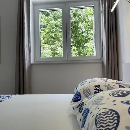 Beach Makarska Apartment Макарска