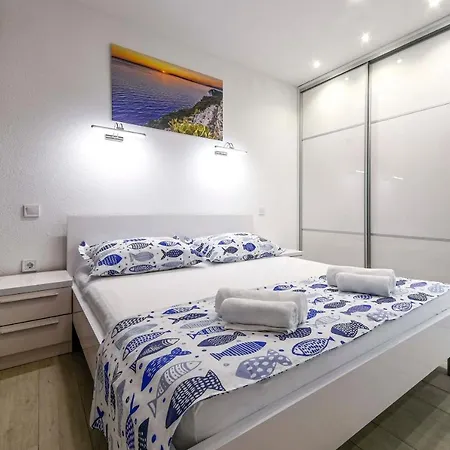 Beach Makarska Apartment Апартаменты *